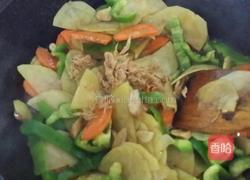 土豆片炒大辣椒的做法图解8