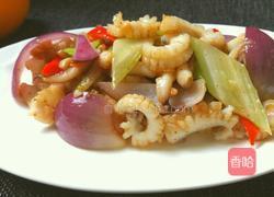 西芹洋葱墨鱼花(私房菜)的做法图解7