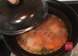 猪骨莲藕胡萝卜汤的做法图解4