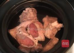 猪骨莲藕胡萝卜汤的做法图解2