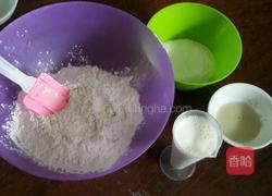 小猪豆沙包的做法图解1