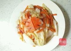 大白菜炒洋葱胡萝卜的做法图解3