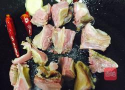 腊鸭腿炖萝卜的做法图解7