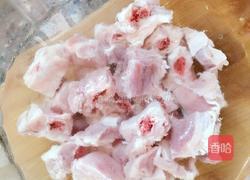 板栗焖排骨的做法图解2