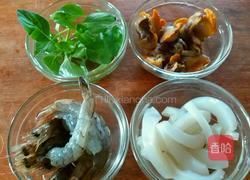 意大利面(青酱白兰地海鲜通心面)的做法图解4