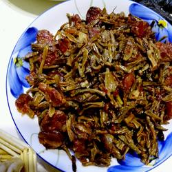 腊肠干豆角 下饭菜的做法[图]