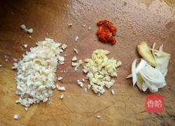 油冲菊花鱿鱼的做法图解2