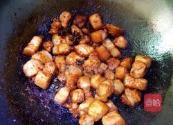 鹌鹑蛋红烧肉的做法图解6