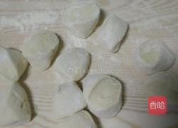 韭菜鸡蛋包子的做法图解3