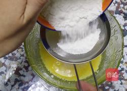 戚风蛋糕的做法图解2