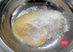 牛奶鸡蛋玉米饼的做法图解2