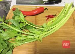 芹菜炒鲜鱿的做法图解8