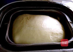 奶香豆沙面包的做法图解6