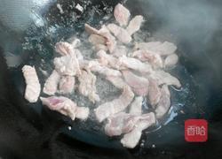 黄瓜炒肉的做法图解2