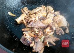 蒜蓉辣酱炒鱿鱼的做法图解5