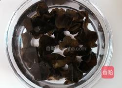 云耳蒸鸡的做法图解2