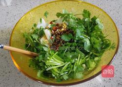香菜拌萝卜的做法图解5