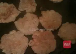 Illustration of how to make pretzel potato pancakes 7