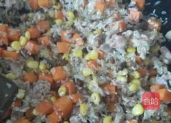 胡萝卜玉米焖饭的做法图解6