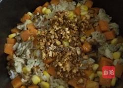 胡萝卜玉米焖饭的做法图解9