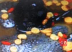 当归乌鸡汤的做法图解3