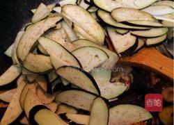 青椒肉片煎茄子的做法图解6