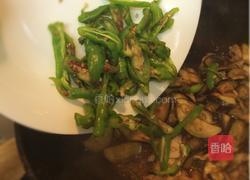 青椒肉片煎茄子的做法图解8