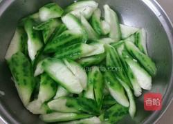 丝瓜炒瘦肉的做法图解2