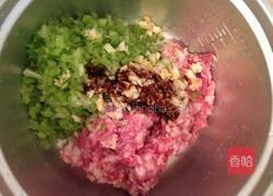 芹菜猪肉水饺的做法图解5