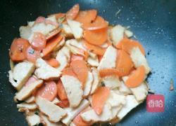 胡萝卜炒肉肠的做法图解6