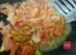 西红柿豆芽烩饼的做法图解3