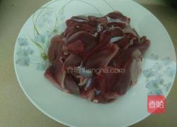 洋葱炒饿胗的做法图解1