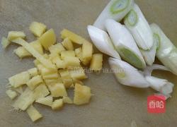 红烧鸡心鹌鹑蛋的做法图解3