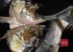 鱼头豆腐汤的做法图解2