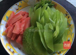 翡翠虾仁的做法图解2