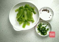 椒香莴苣的做法图解2