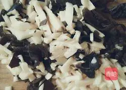 Illustration of how to make cured meat mixed egg fried rice 11