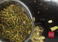姜葱炒禾虫的做法图解5