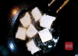 番茄汁浇软炸豆腐的做法图解3