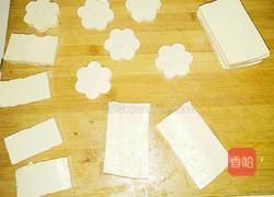 李锦记黄豆酱焖豆腐的做法图解1