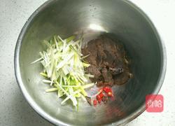 葱拌牛肉的做法图解2