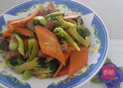 胡萝卜炒西蓝花的做法图解11