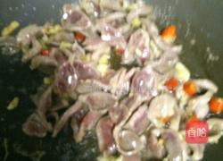 芹菜木耳炒鸡胗的做法图解8