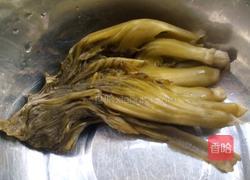 酸菜炆鱼的做法图解1