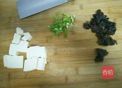 木耳豆腐汤的做法图解2