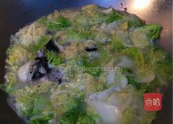 白菜鱼头汤的做法图解5