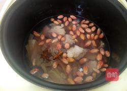 鱿鱼干花生排骨汤的做法图解7