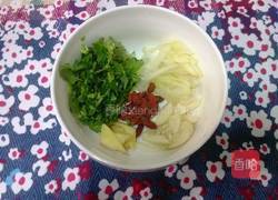 萝卜丝鲫鱼汤的做法图解1