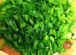 香煎韭菜饼的做法图解1
