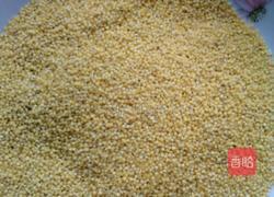 糯米小米面黑芝麻饼的做法图解1